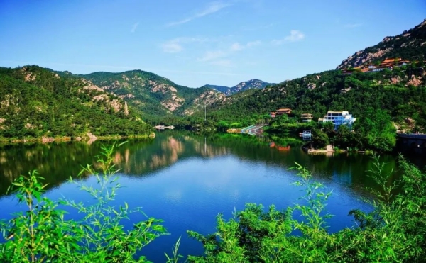 Embrace spring vibe at Zhaohu Mountain