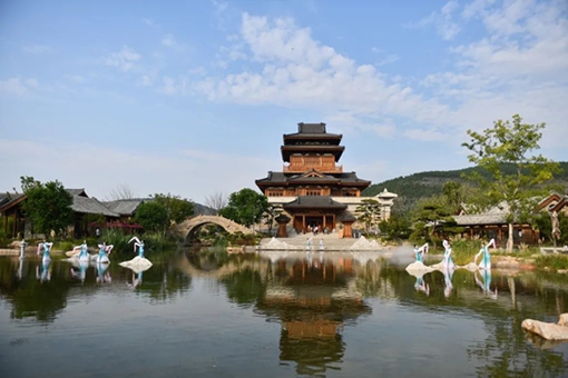 Small town acts as tourism destination to promote Confucianism