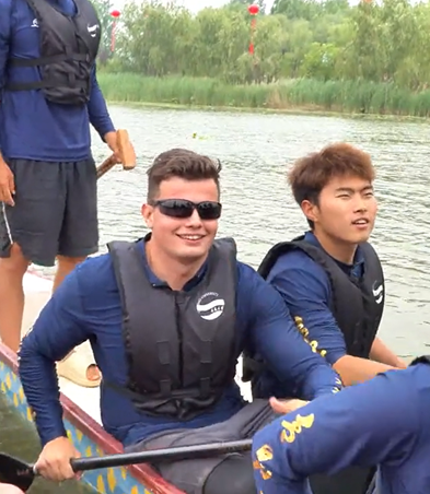 French athlete impresses at Dongying Dragon Boat Race